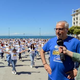 Largest Zeibekiko Dance ever performed