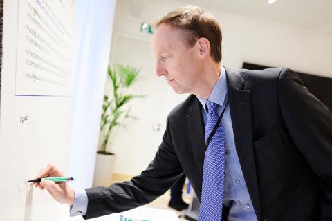 Barry Andrews MEP signs Dementia Pledge 2024