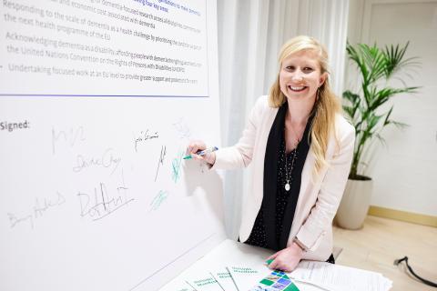 Marie Dauchy MEP signs Dementia Pledge 2024